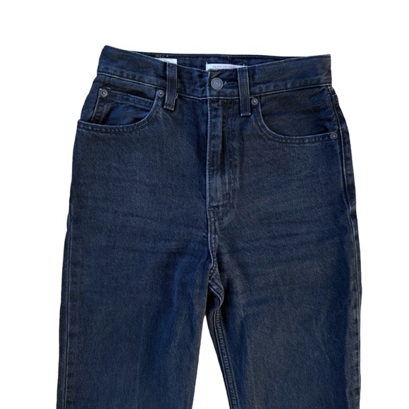 Levi’s 724 Highrise Slim Straight Women’s Jeans - Picture 5 of 9